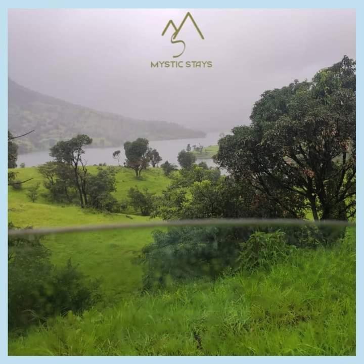 Mysticstays Resort Wai Bagian luar foto