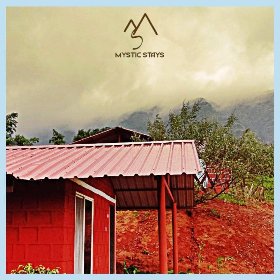 Mysticstays Resort Wai Bagian luar foto