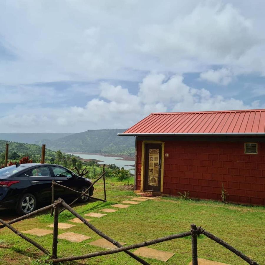 Mysticstays Resort Wai Bagian luar foto