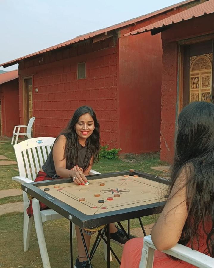 Mysticstays Resort Wai Bagian luar foto