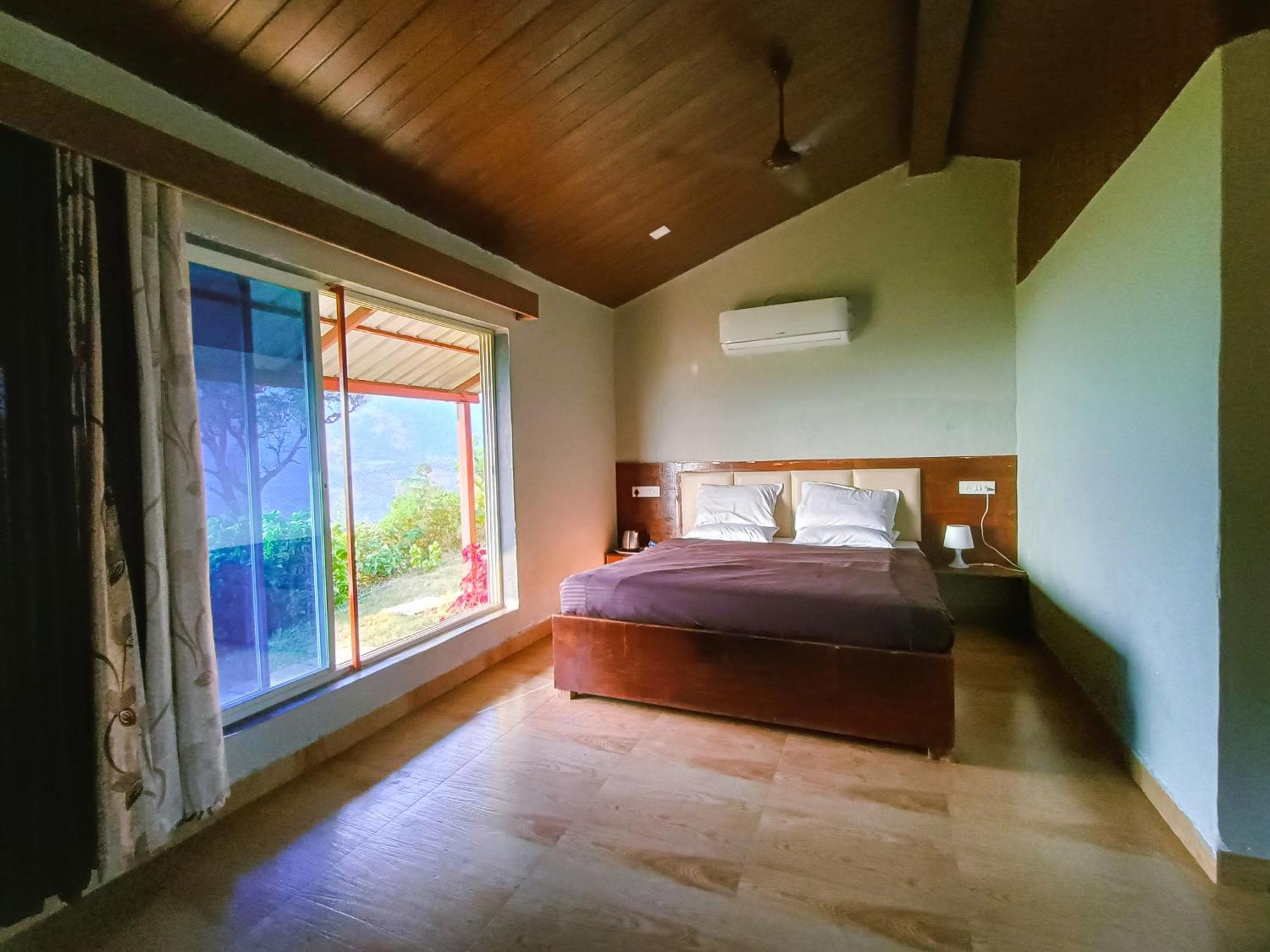 Mysticstays Resort Wai Bagian luar foto