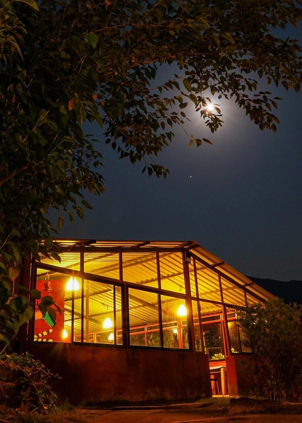 Mysticstays Resort Wai Bagian luar foto