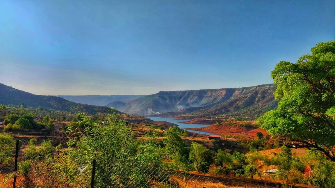 Mysticstays Resort Wai Bagian luar foto